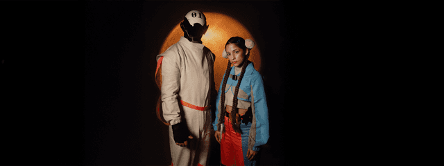 Niña Alien II - Nuestros Orígenes Cósmicos