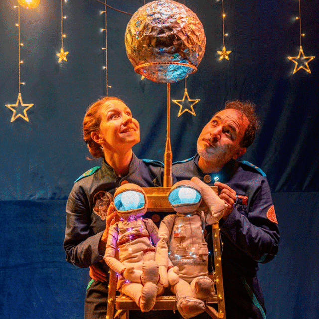 Astronauta Marinero del Universo en Teatro Mori Vitacura